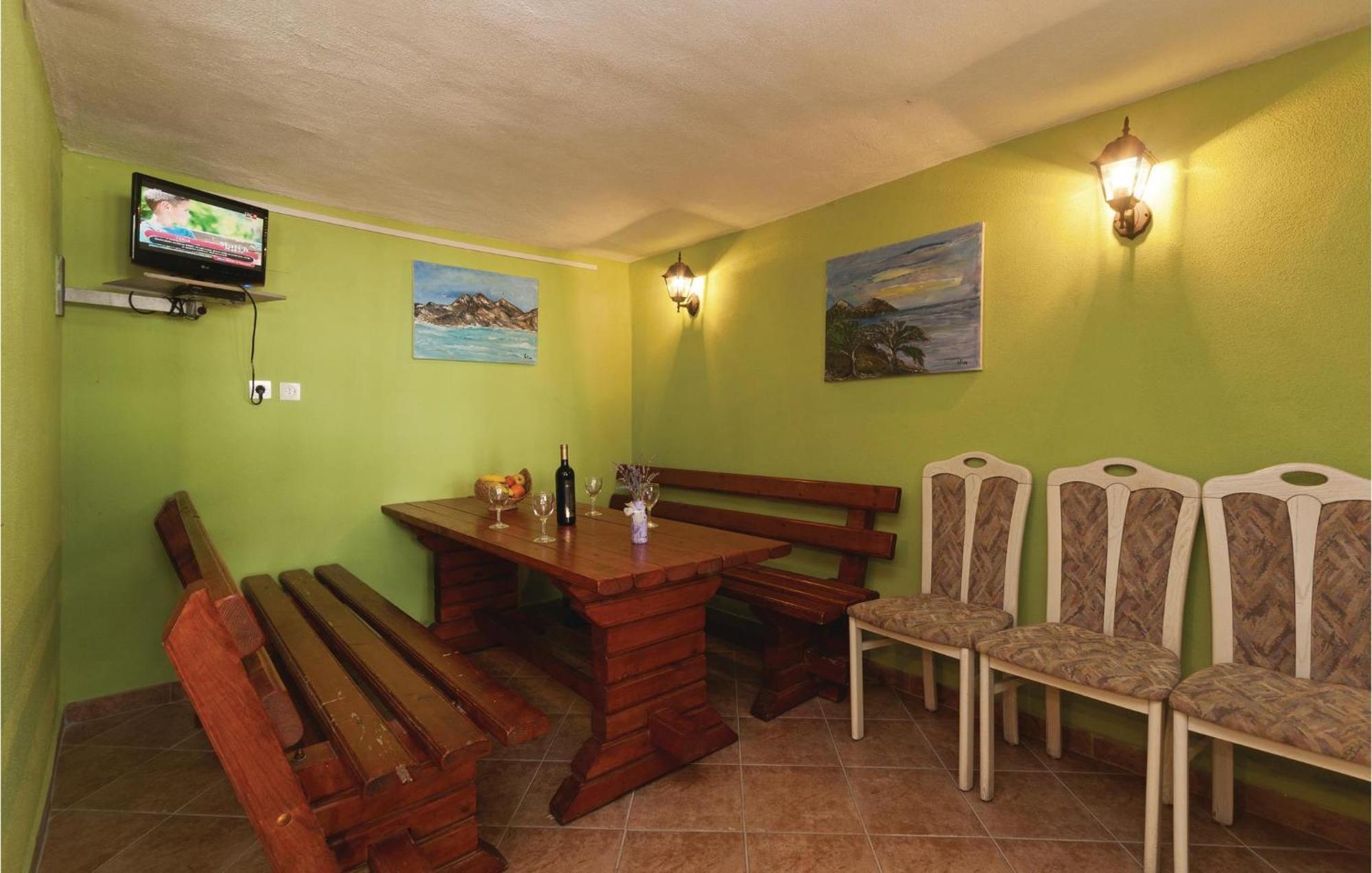 Pet Friendly Apartment In Pakostane With Kitchen Buitenkant foto